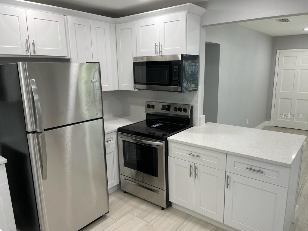 112 COLONIAL DR, AUBURNDALE, FL, 33823