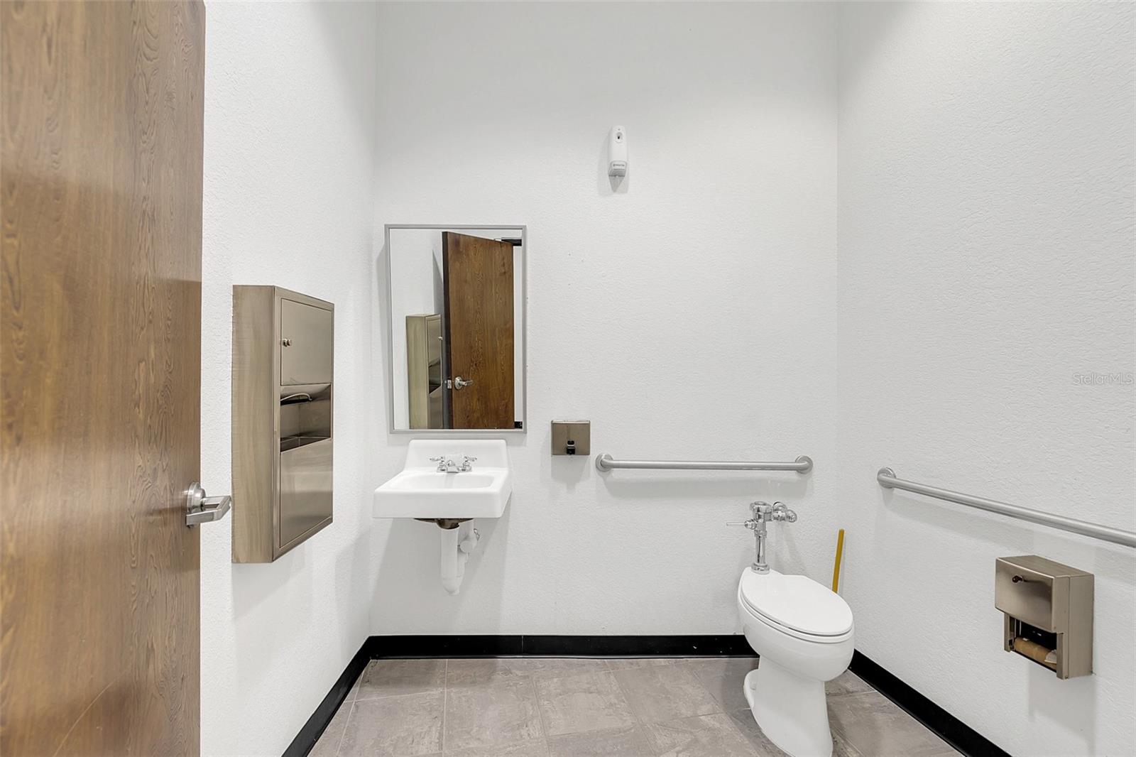 6881 KINGSPOINTE PKWY #12, ORLANDO, FL, 32819