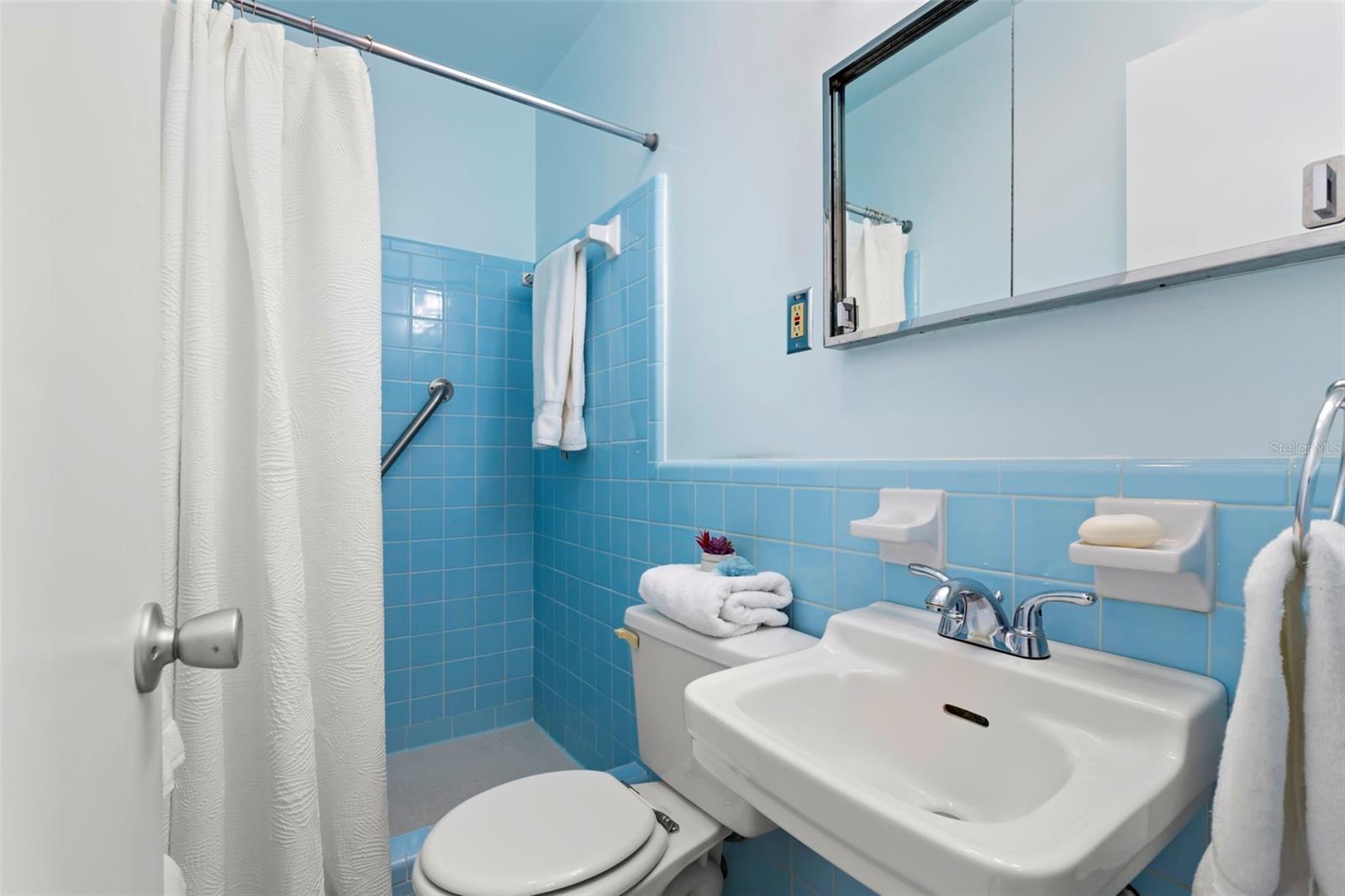 1685 CAMBRIDGE DR, CLEARWATER, FL, 33756