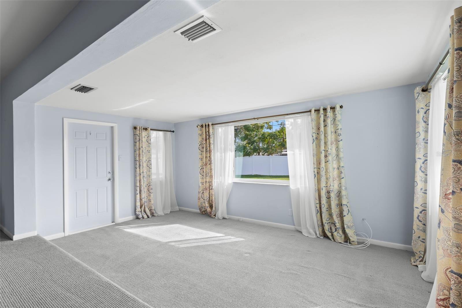 1685 CAMBRIDGE DR, CLEARWATER, FL, 33756