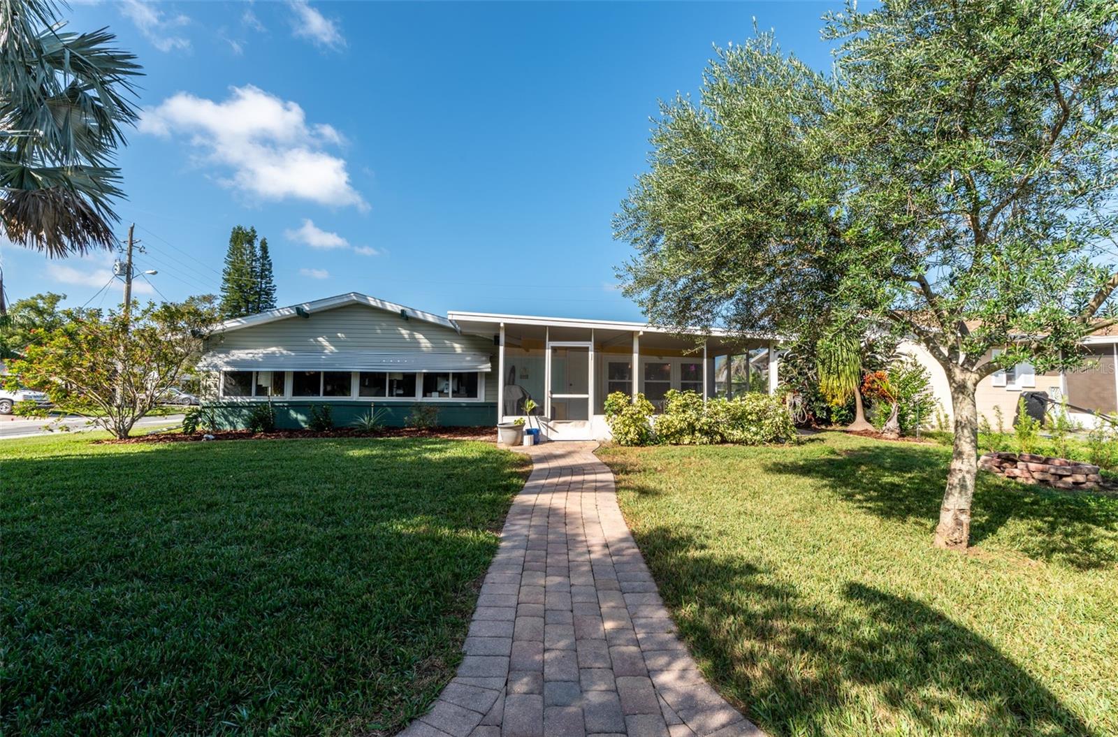 26608 BERMUDA DR, TAVARES, FL, 32778