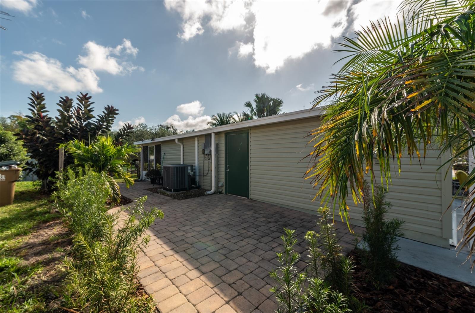 26608 BERMUDA DR, TAVARES, FL, 32778