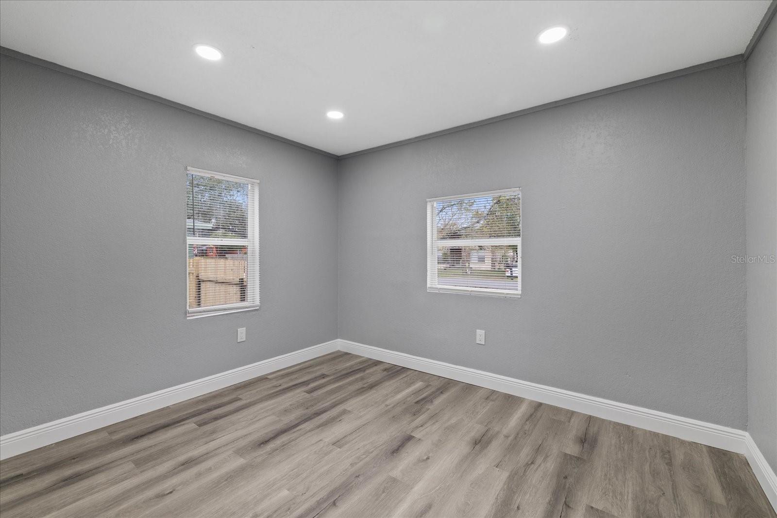 706 N CASTLE CT, TAMPA, FL, 33612