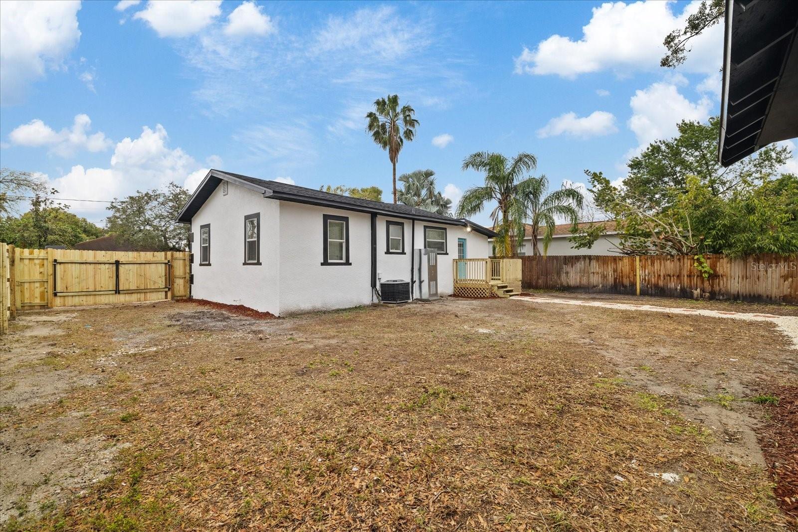 706 N CASTLE CT, TAMPA, FL, 33612
