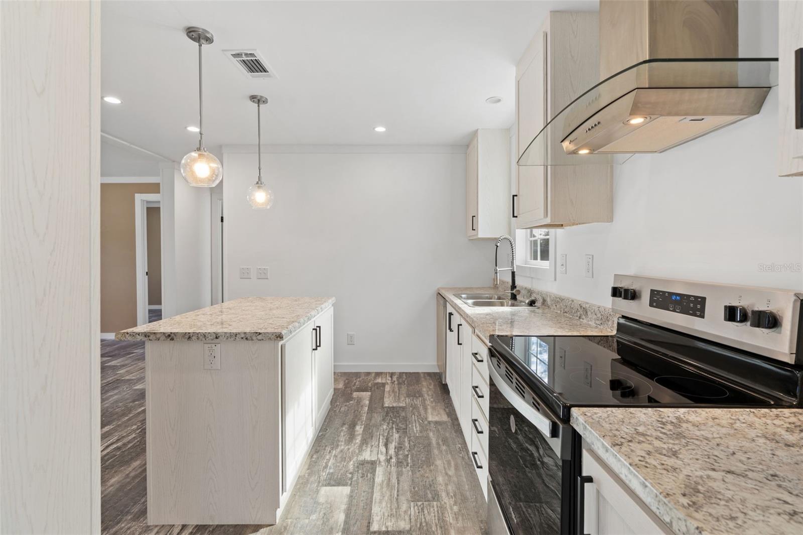 5234 YELLOW PINE ST N, ST PETERSBURG, FL, 33709