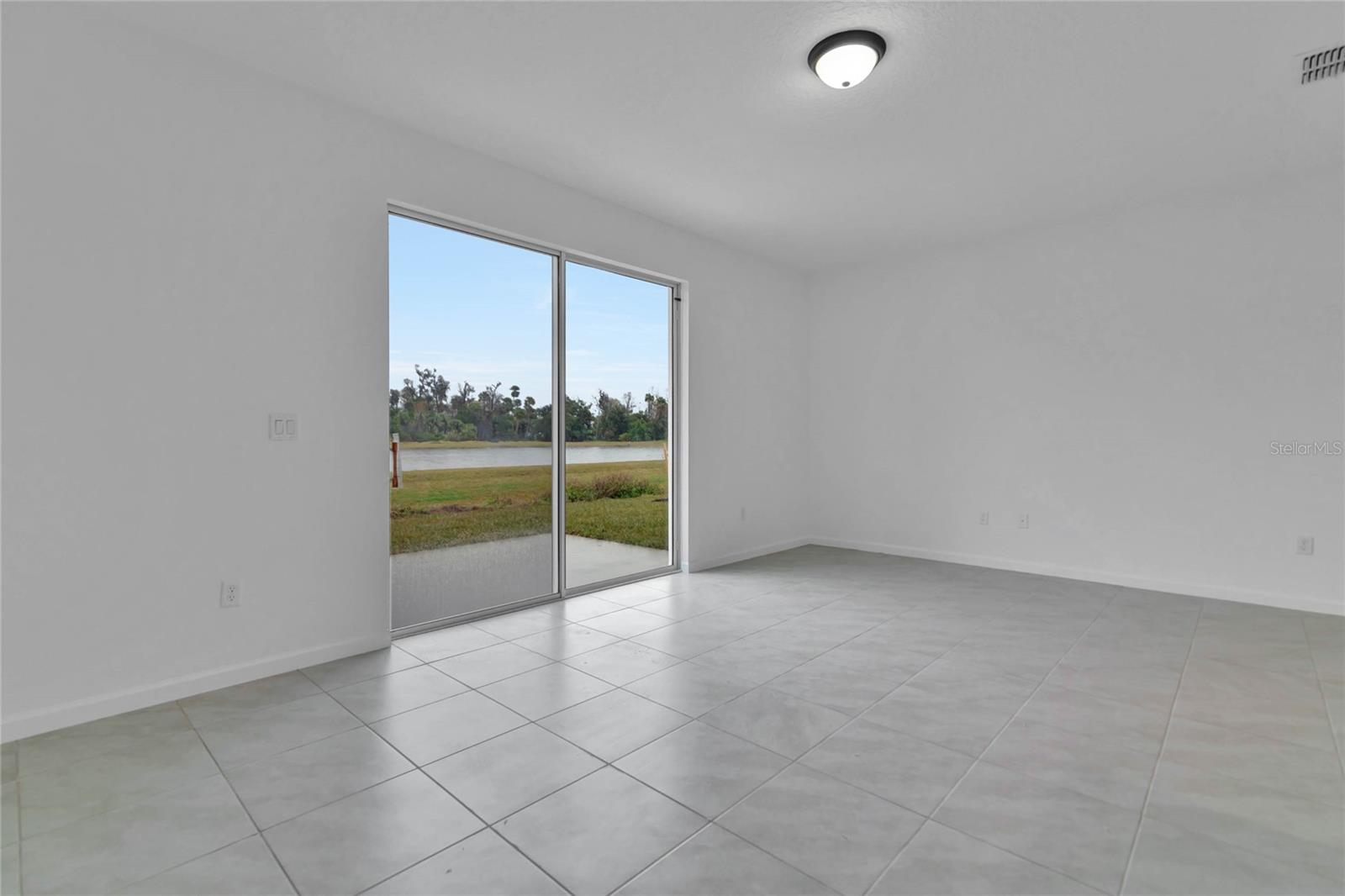 925 MAGNOLIA AVE, HOLLY HILL, FL, 32117