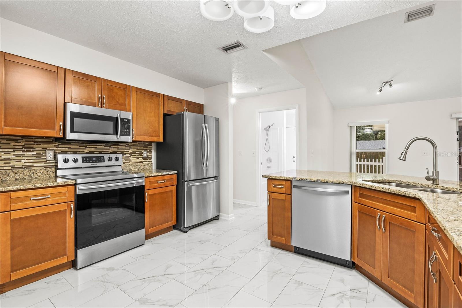 11615 GROVE LN, SEFFNER, FL, 33584