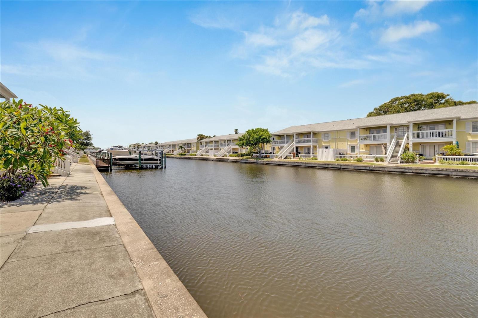 5005 COQUINA KEY DR SE #B, ST PETERSBURG, FL, 33705