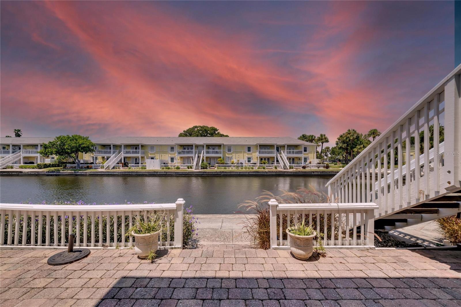 5005 COQUINA KEY DR SE #B, ST PETERSBURG, FL, 33705