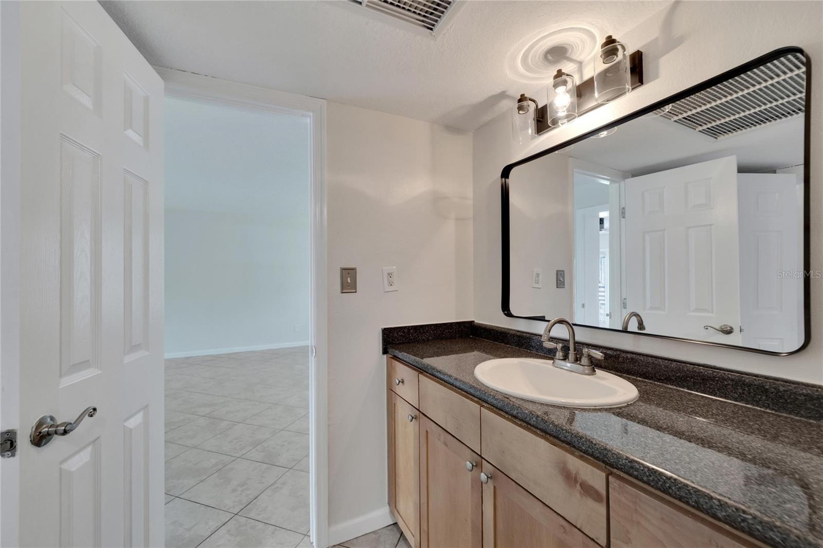 5005 COQUINA KEY DR SE #B, ST PETERSBURG, FL, 33705