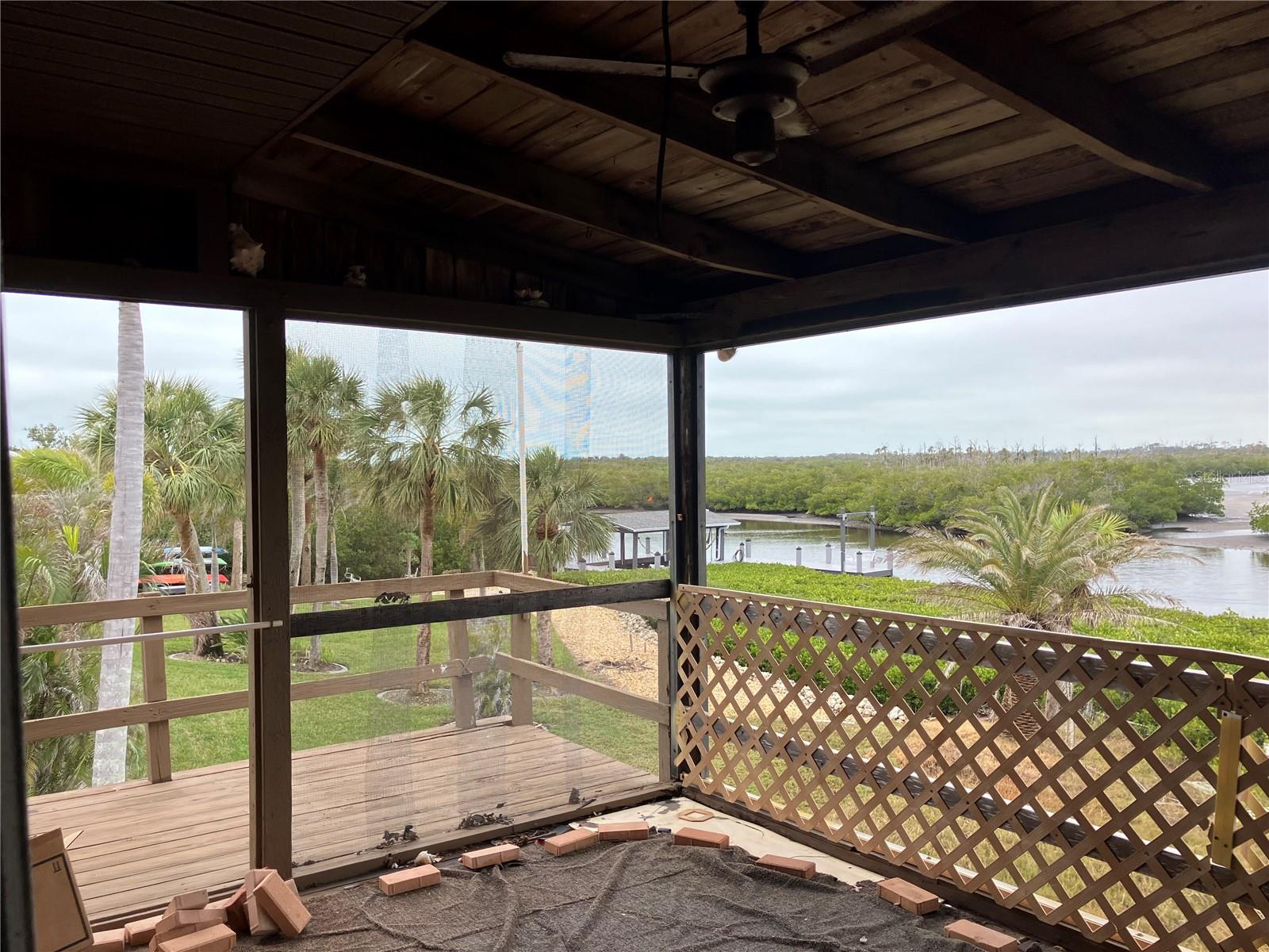 1690 LEMON BAY DR, VENICE, FL, 34293