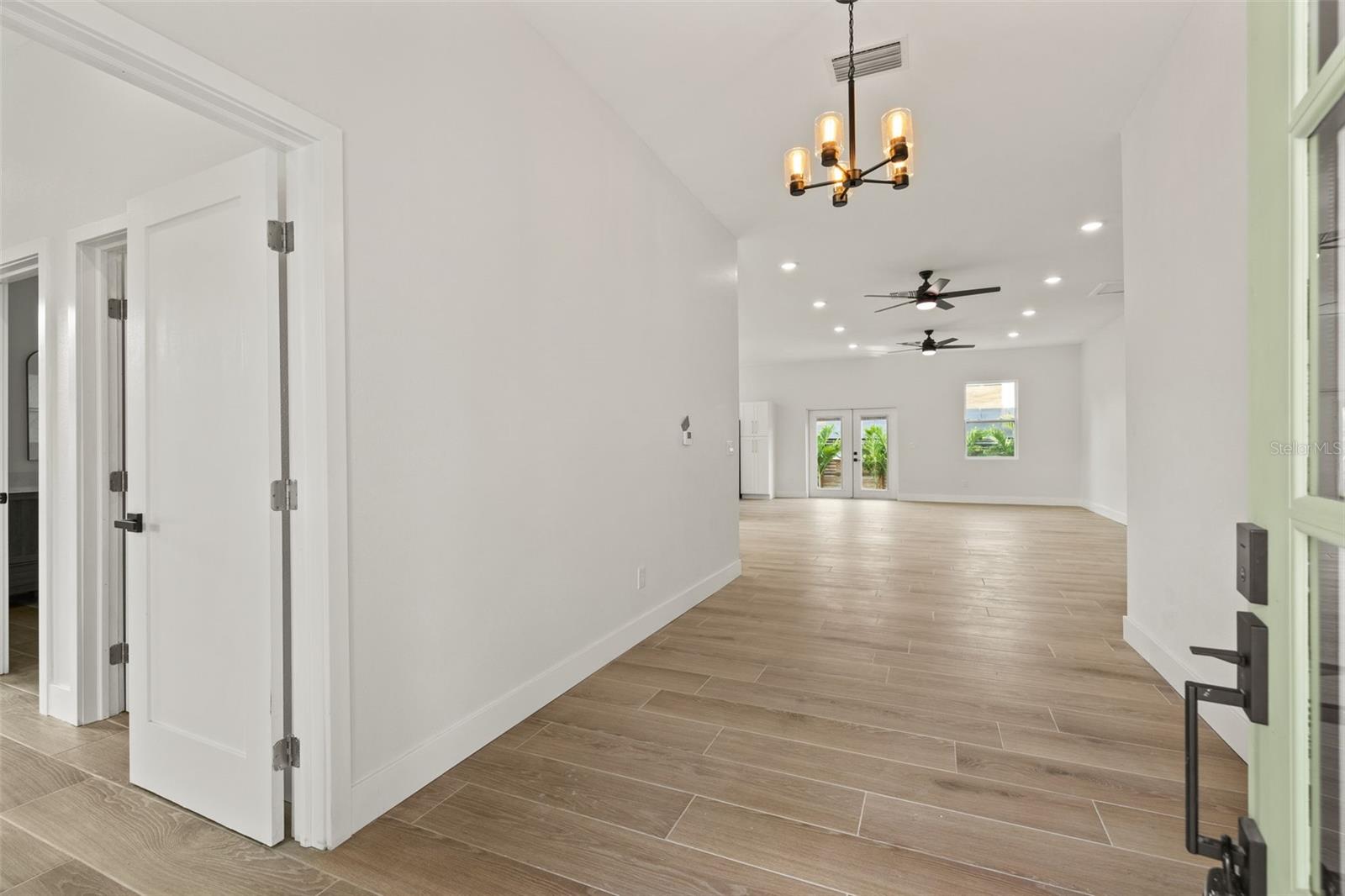 457 DAWSON AVE NE, ST PETERSBURG, FL, 33703