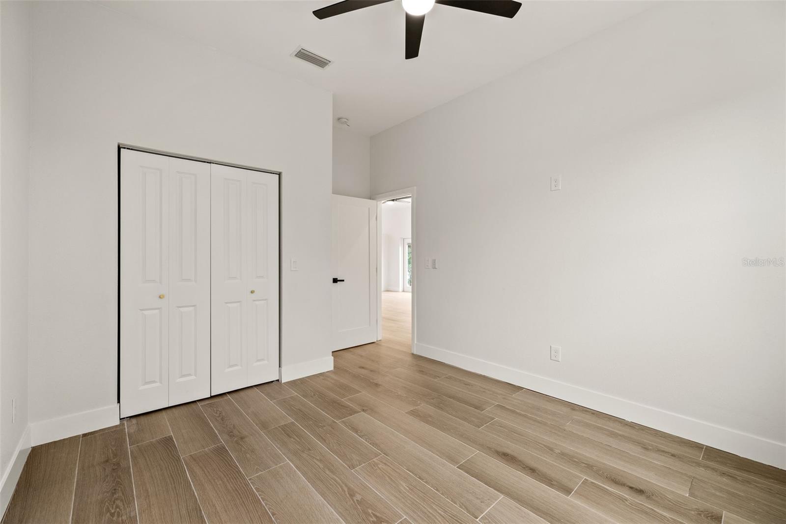 457 DAWSON AVE NE, ST PETERSBURG, FL, 33703