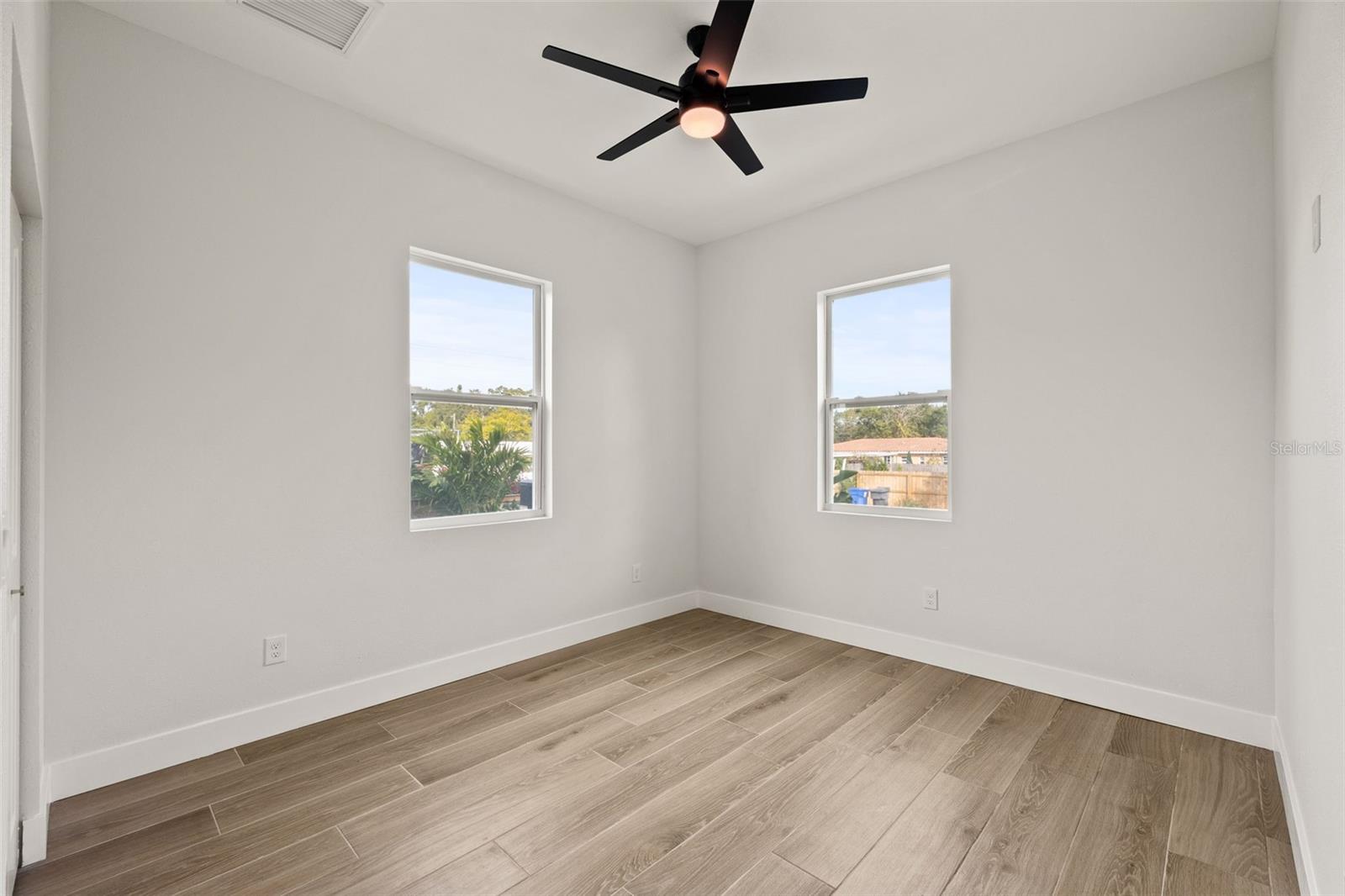 457 DAWSON AVE NE, ST PETERSBURG, FL, 33703