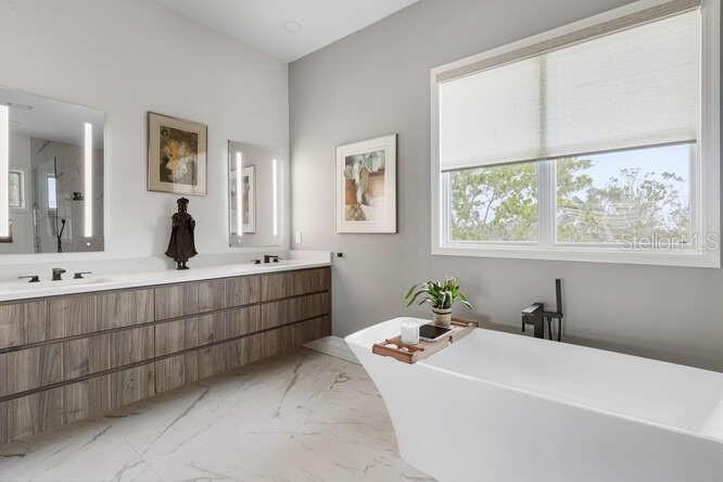 6821 LONGBOAT DR S, LONGBOAT KEY, FL, 34228