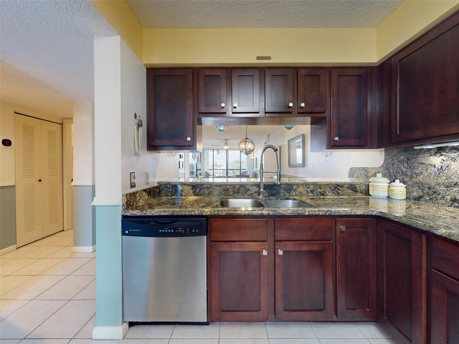 300 COLUMBIA DR #305-2, CAPE CANAVERAL, FL, 32920