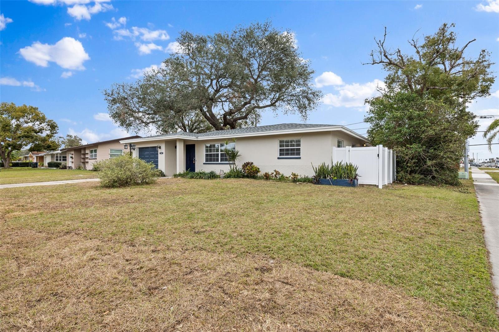 2400 KEENE PARK DR, LARGO, FL, 33771