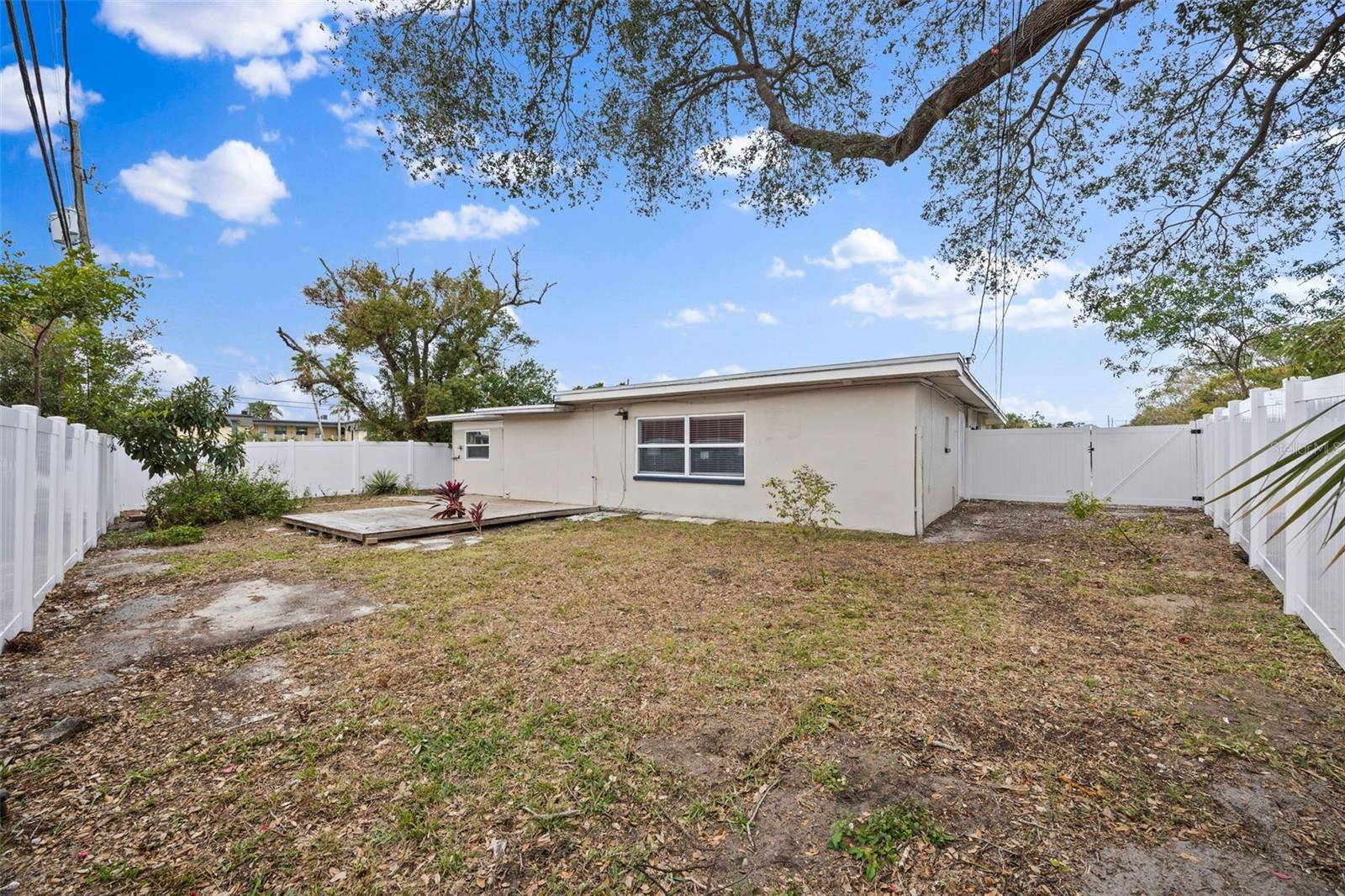 2400 KEENE PARK DR, LARGO, FL, 33771