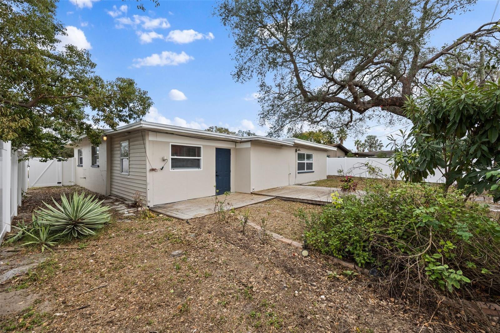 2400 KEENE PARK DR, LARGO, FL, 33771