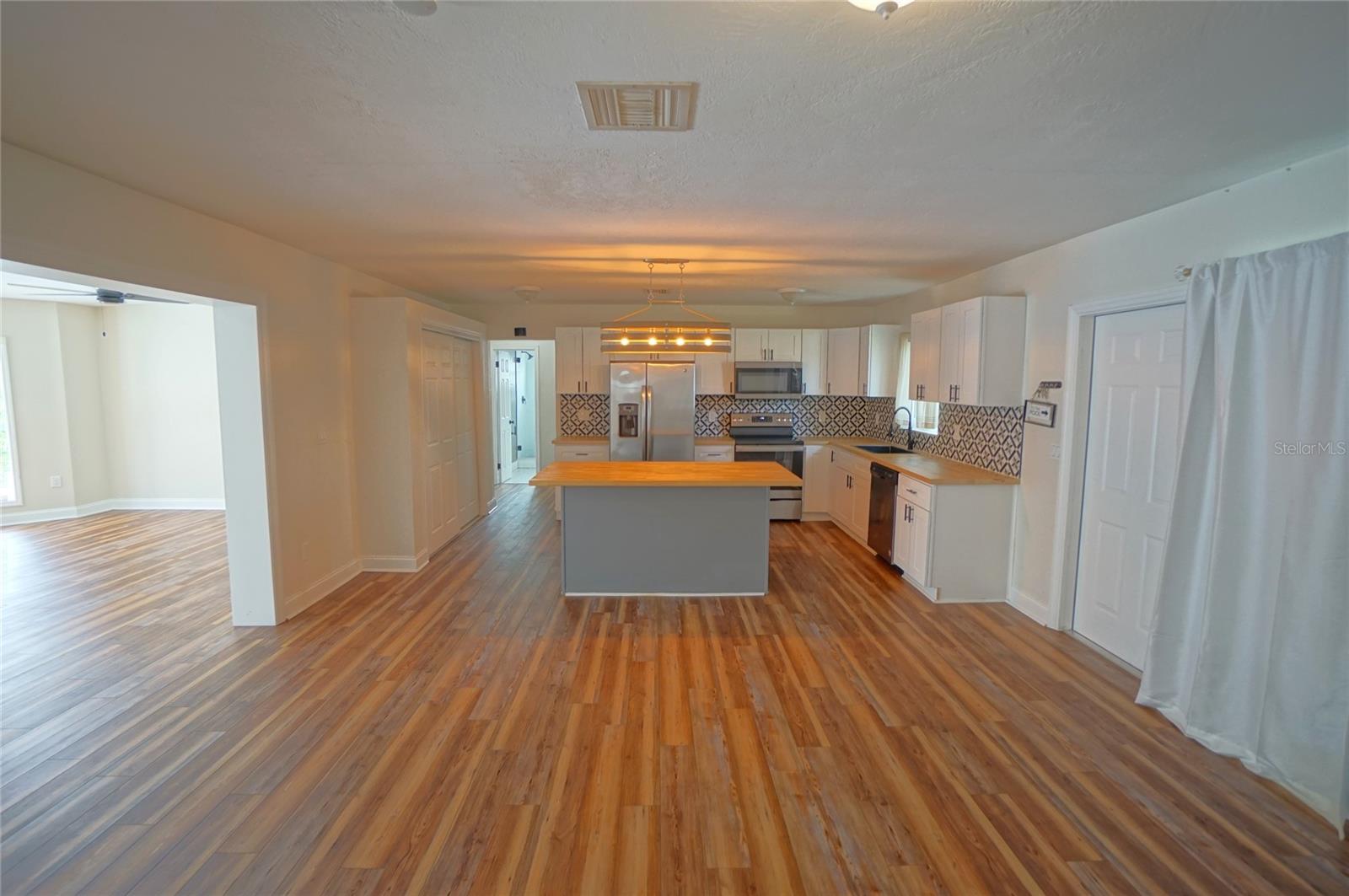 7325 10TH ST N, ST PETERSBURG, FL, 33702