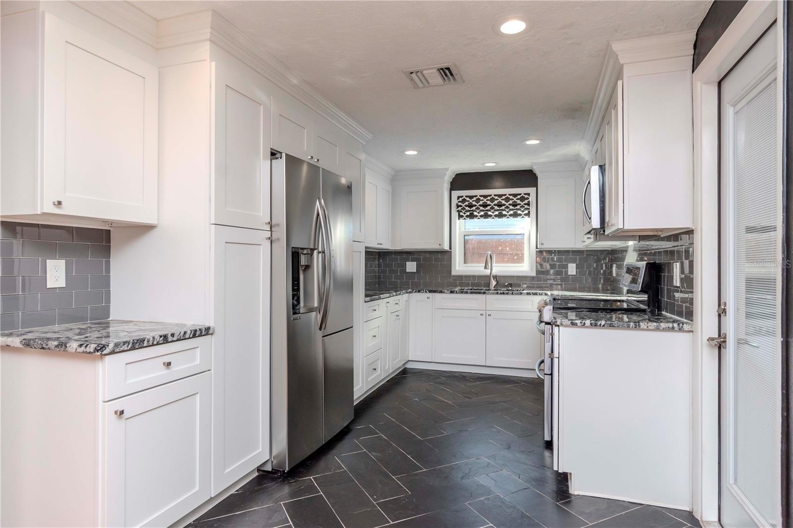 3628 HOLIDAY LAKE DR, HOLIDAY, FL, 34691