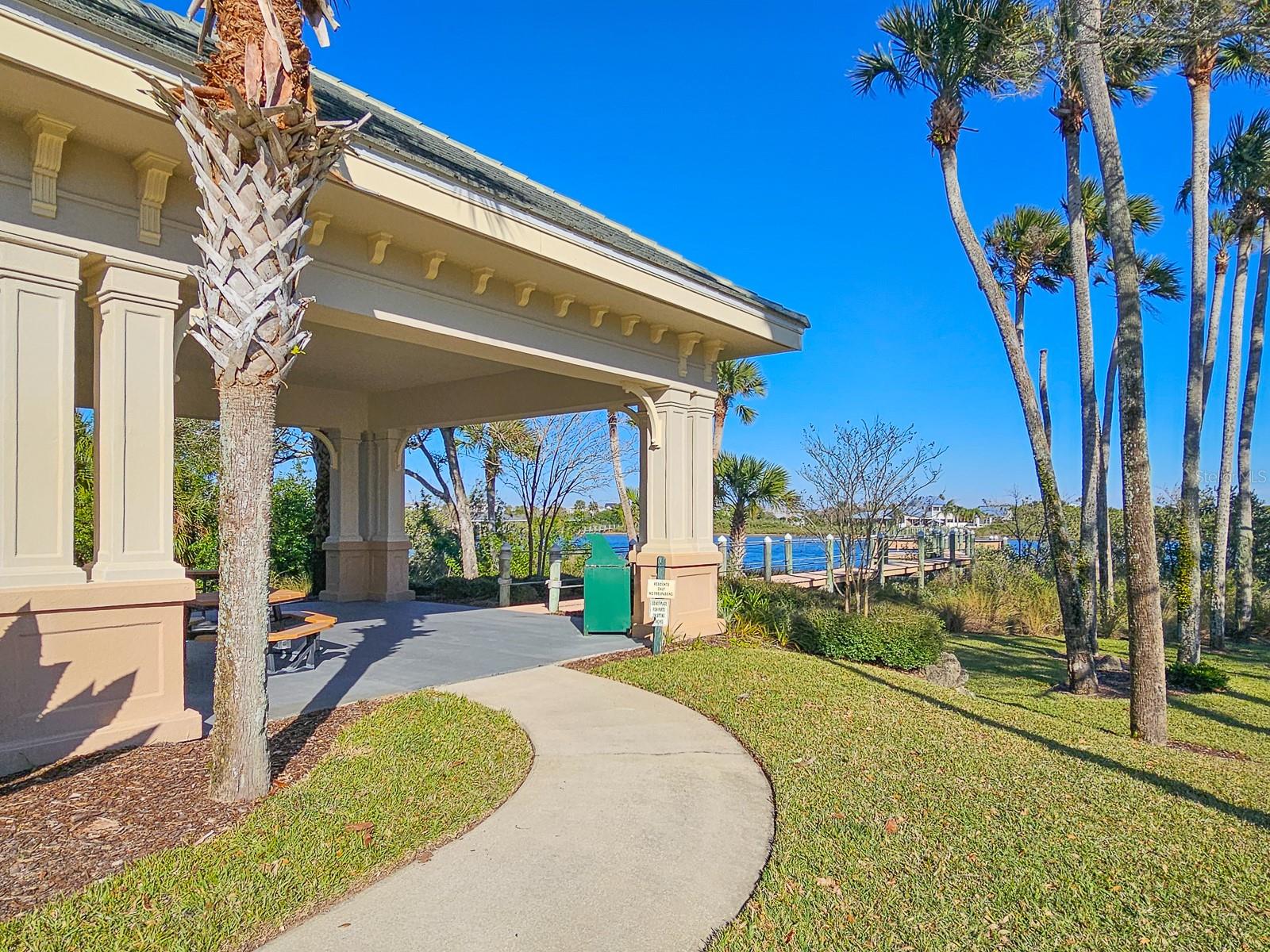 8 N LAKEWALK DR, PALM COAST, FL, 32137