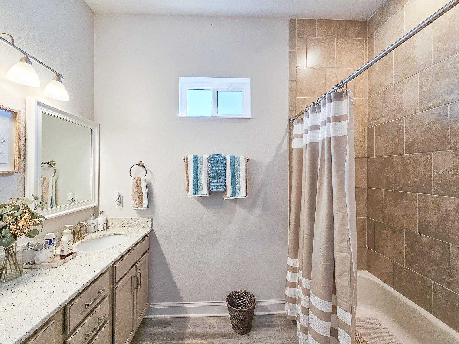 8 N LAKEWALK DR, PALM COAST, FL, 32137