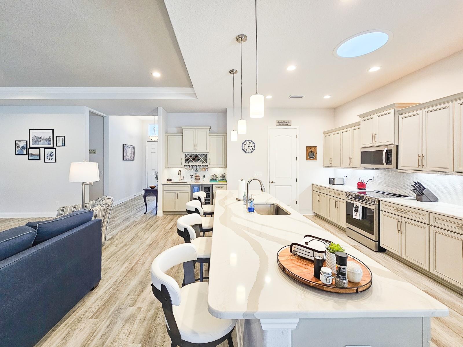 8 N LAKEWALK DR, PALM COAST, FL, 32137