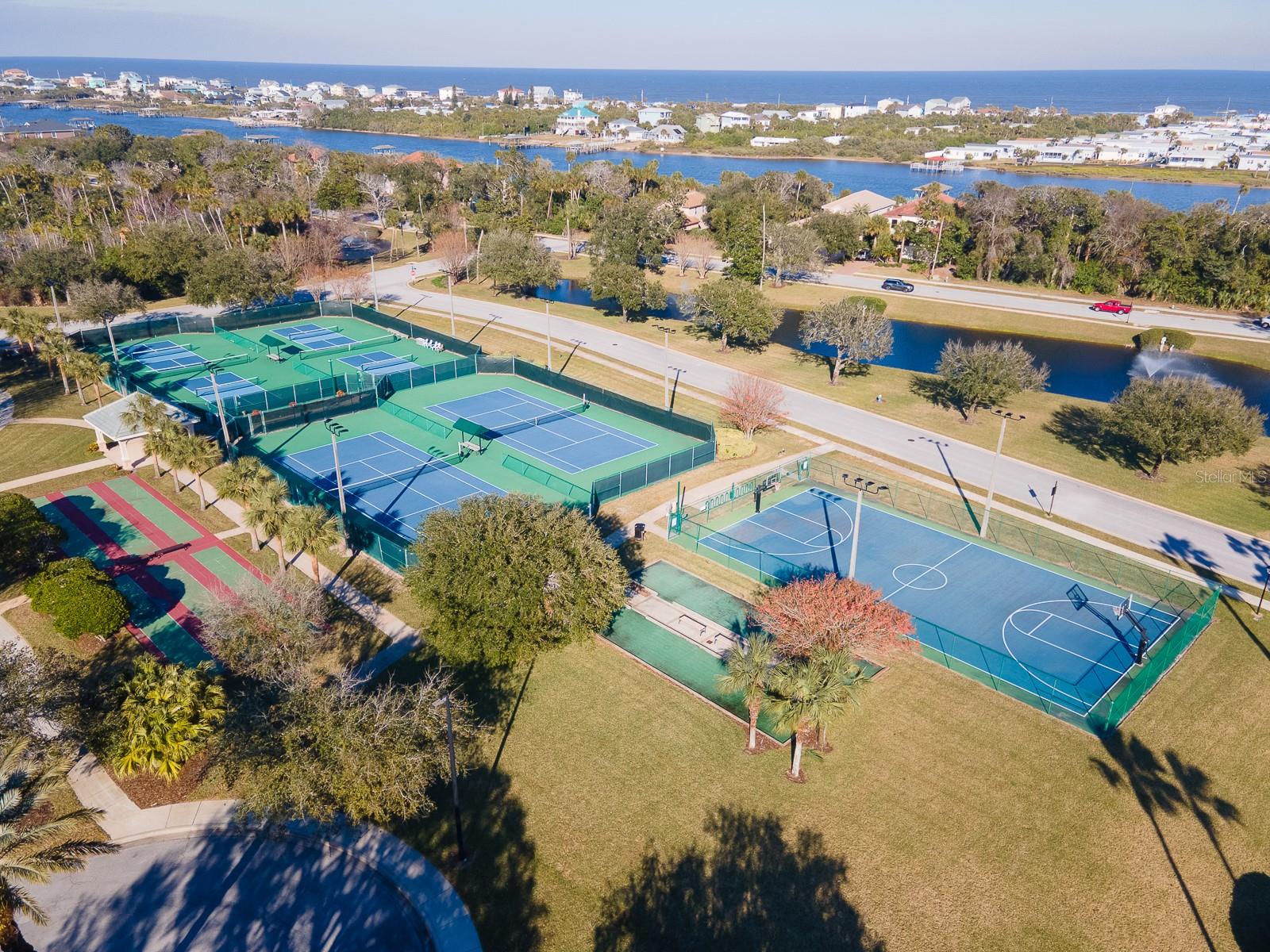 8 N LAKEWALK DR, PALM COAST, FL, 32137