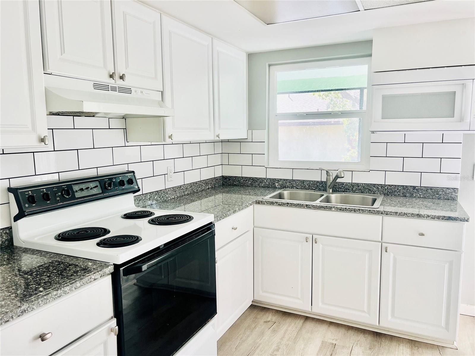 616 MADISON CT, SARASOTA, FL, 34236