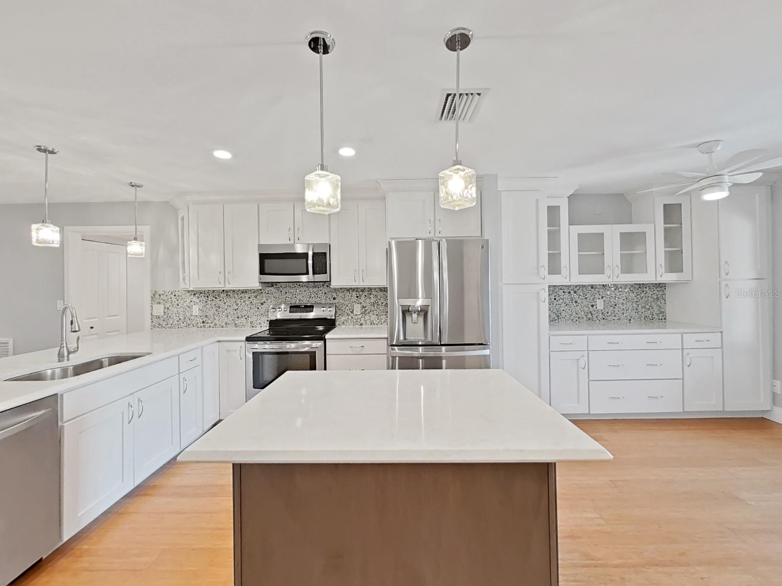 4720 BRITTANY DR S #140, ST PETERSBURG, FL, 33715