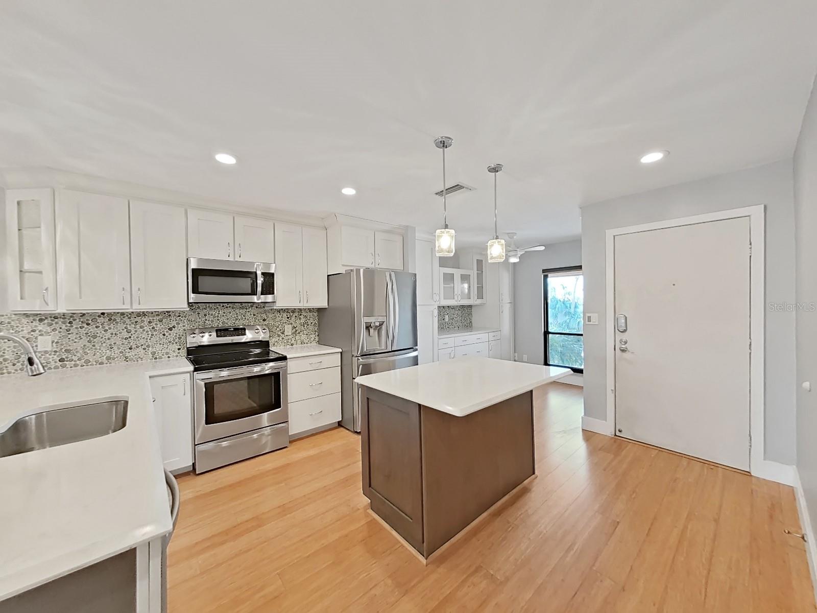 4720 BRITTANY DR S #140, ST PETERSBURG, FL, 33715