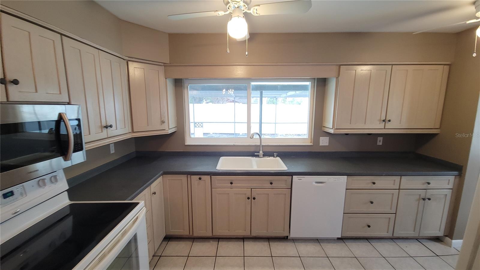 7318 SUNSHINE CIR, TAMPA, FL, 33634