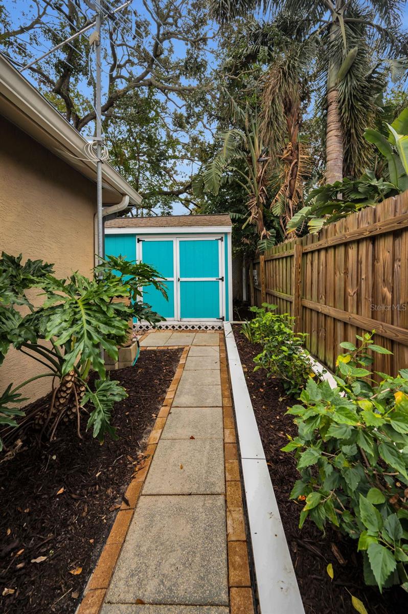 663 ATHENS ST, DUNEDIN, FL, 34698