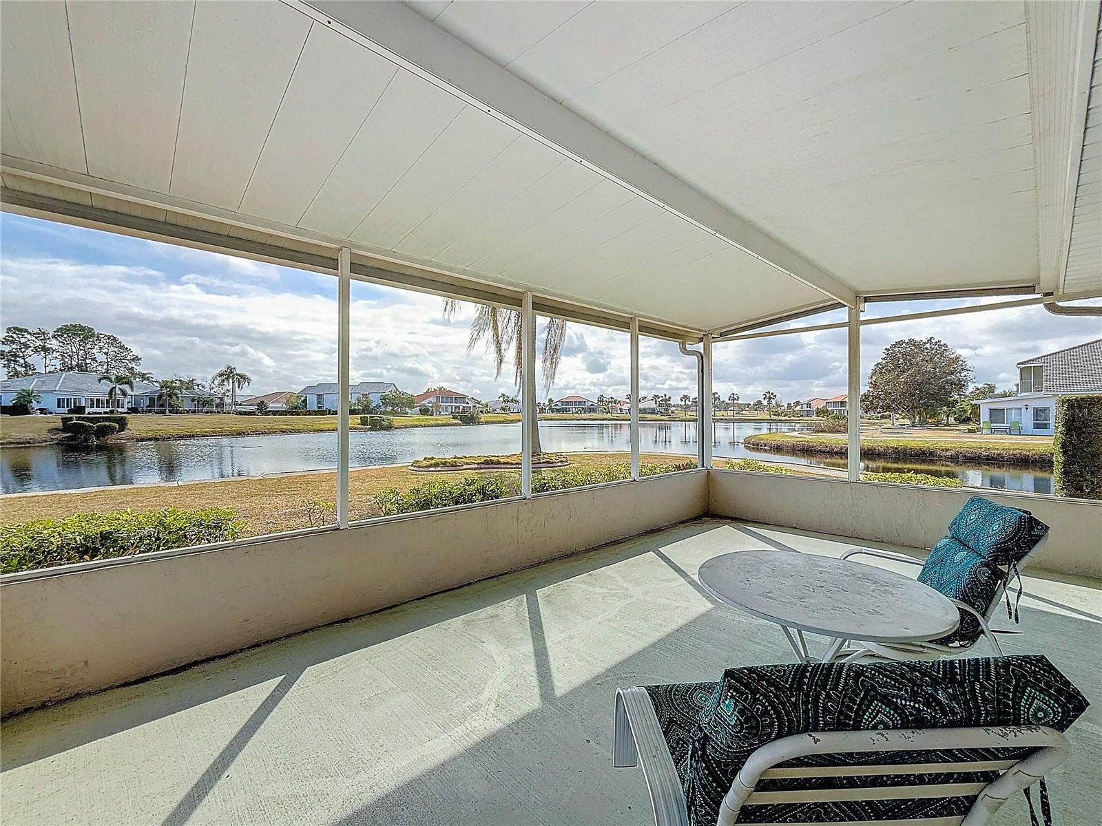 1718 S PEBBLE BEACH BLVD, SUN CITY CENTER, FL, 33573