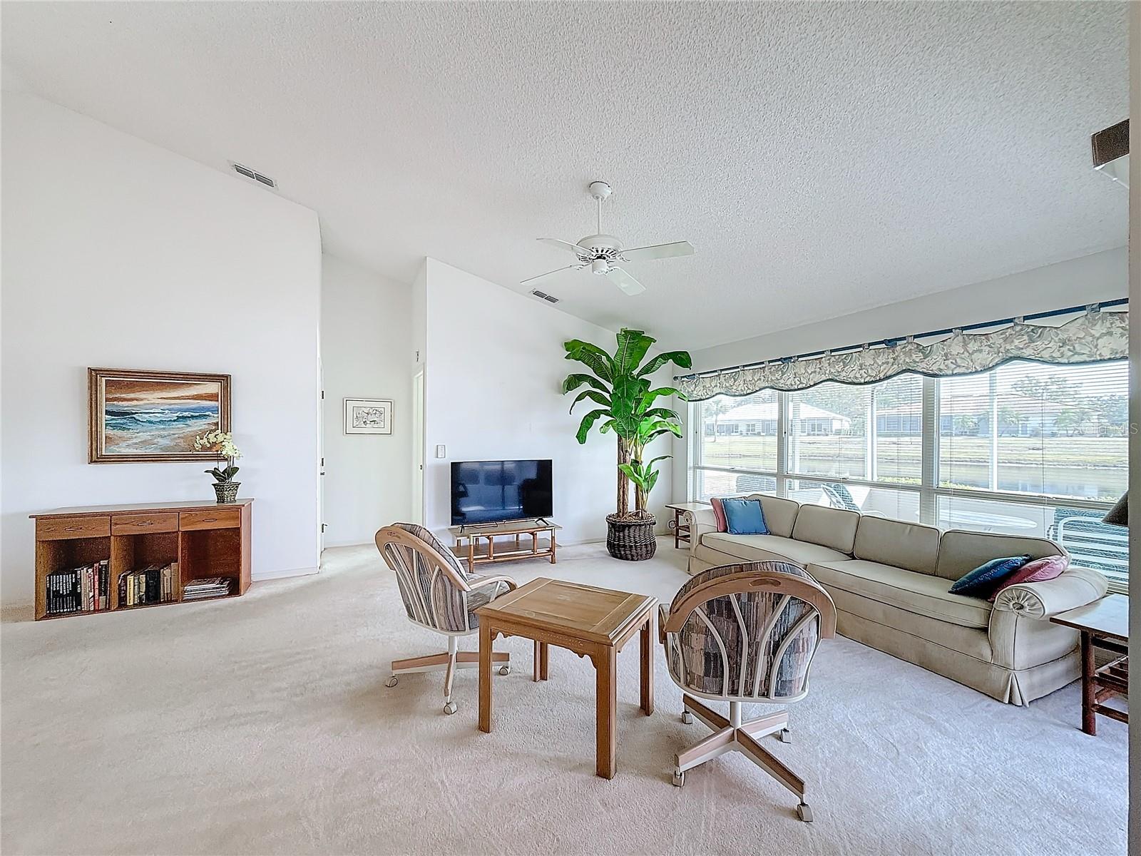 1718 S PEBBLE BEACH BLVD, SUN CITY CENTER, FL, 33573