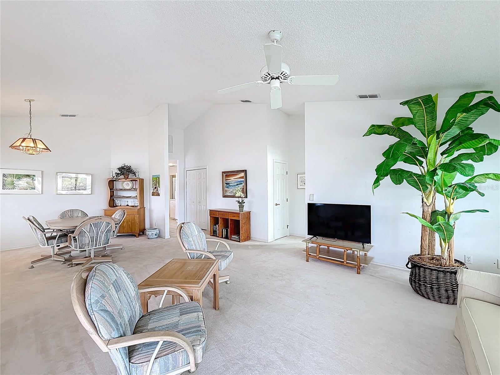 1718 S PEBBLE BEACH BLVD, SUN CITY CENTER, FL, 33573