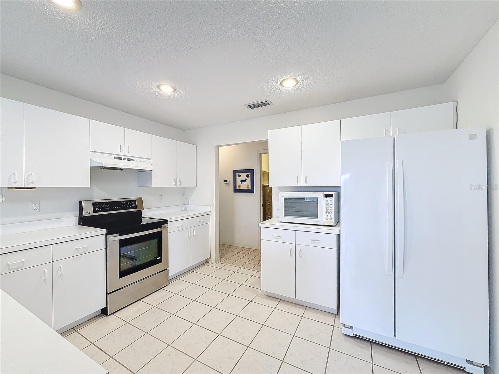 1718 S PEBBLE BEACH BLVD, SUN CITY CENTER, FL, 33573