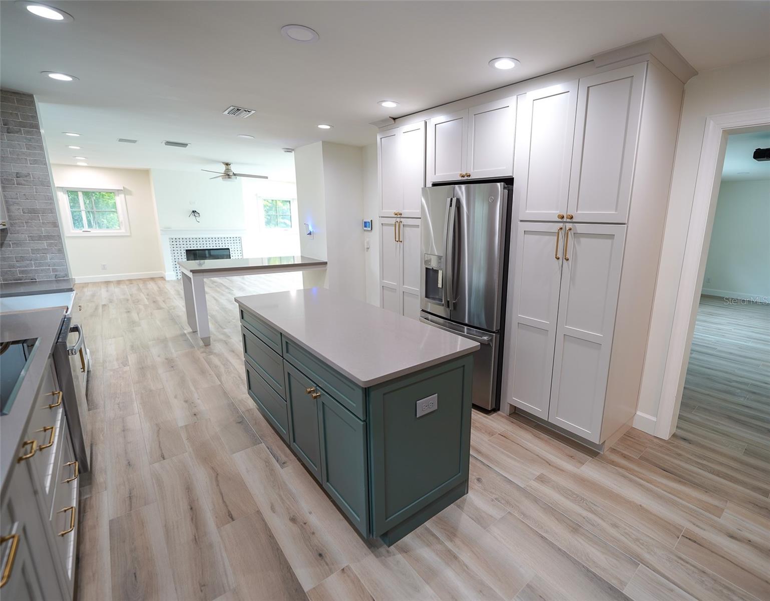 414 S SHORE CREST DR, TAMPA, FL, 33609