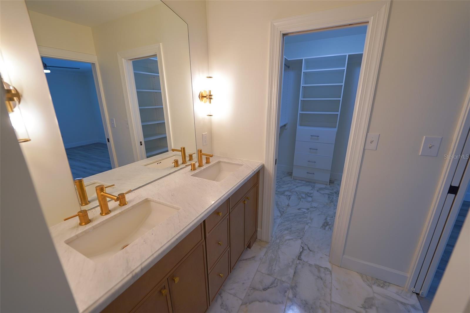 414 S SHORE CREST DR, TAMPA, FL, 33609