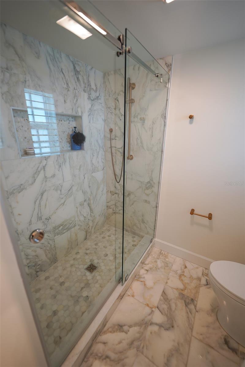414 S SHORE CREST DR, TAMPA, FL, 33609