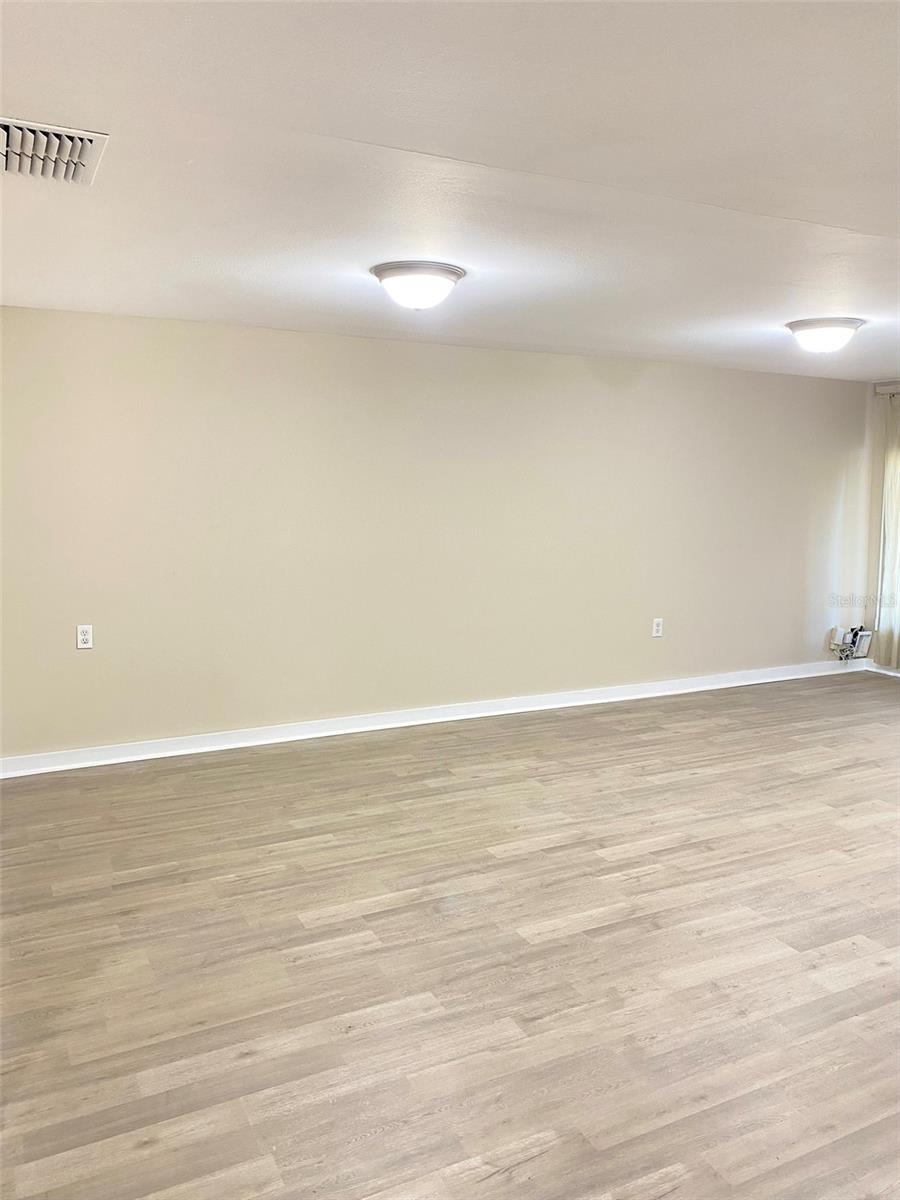 10607 3RD ST, THONOTOSASSA, FL, 33592