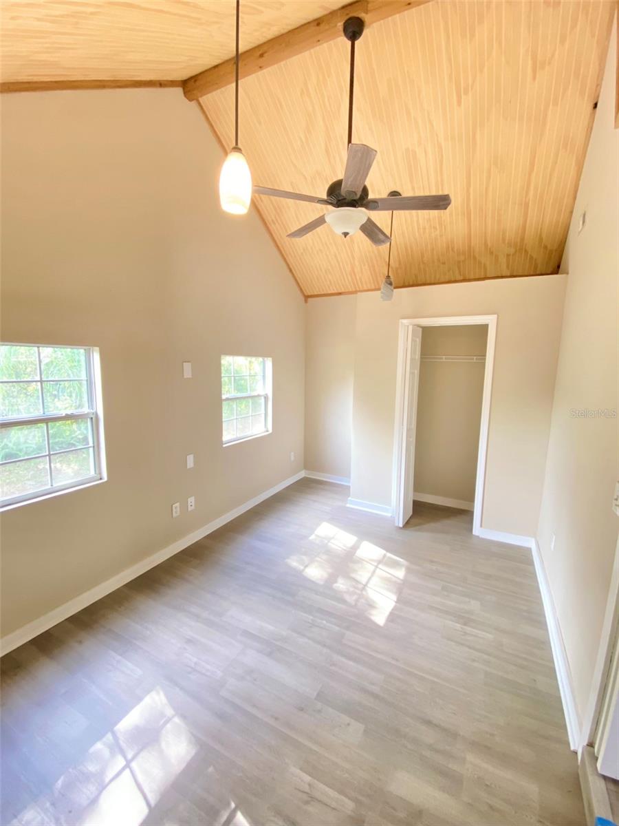 10607 3RD ST, THONOTOSASSA, FL, 33592