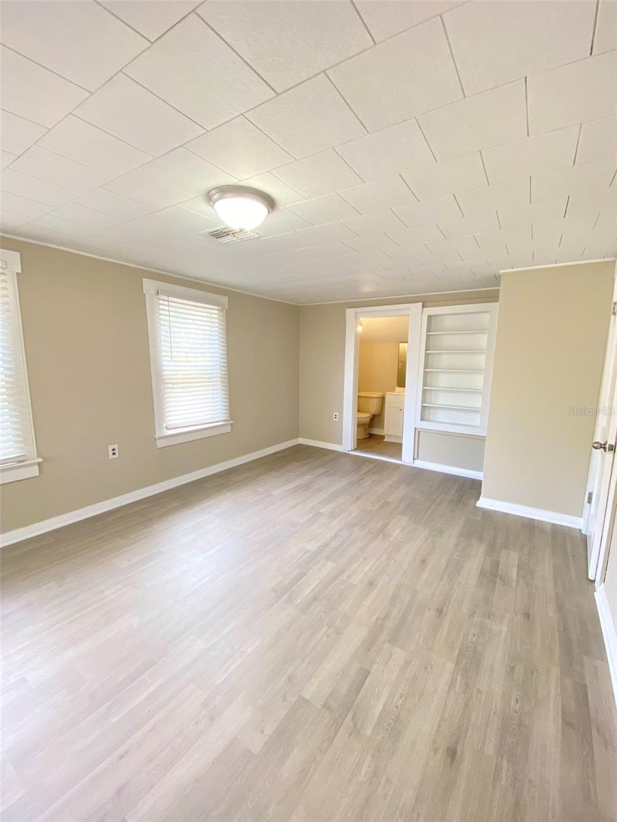 10607 3RD ST, THONOTOSASSA, FL, 33592