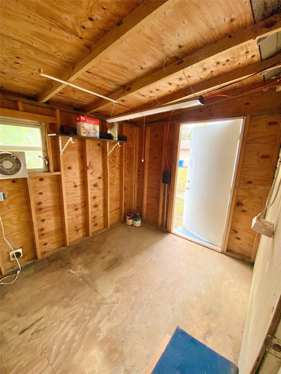 10607 3RD ST, THONOTOSASSA, FL, 33592
