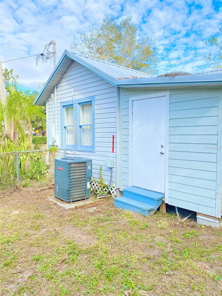 10607 3RD ST, THONOTOSASSA, FL, 33592