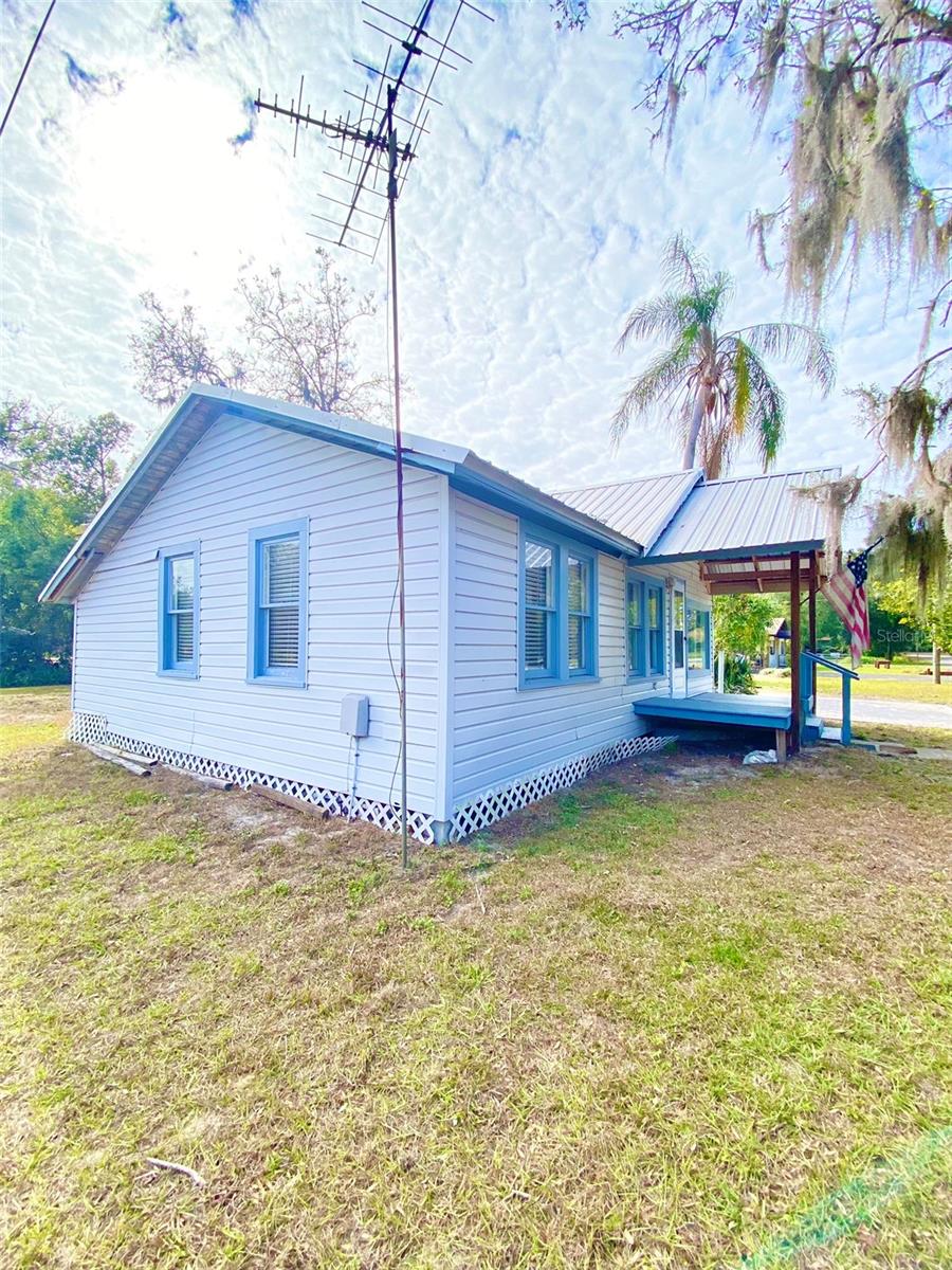 10607 3RD ST, THONOTOSASSA, FL, 33592