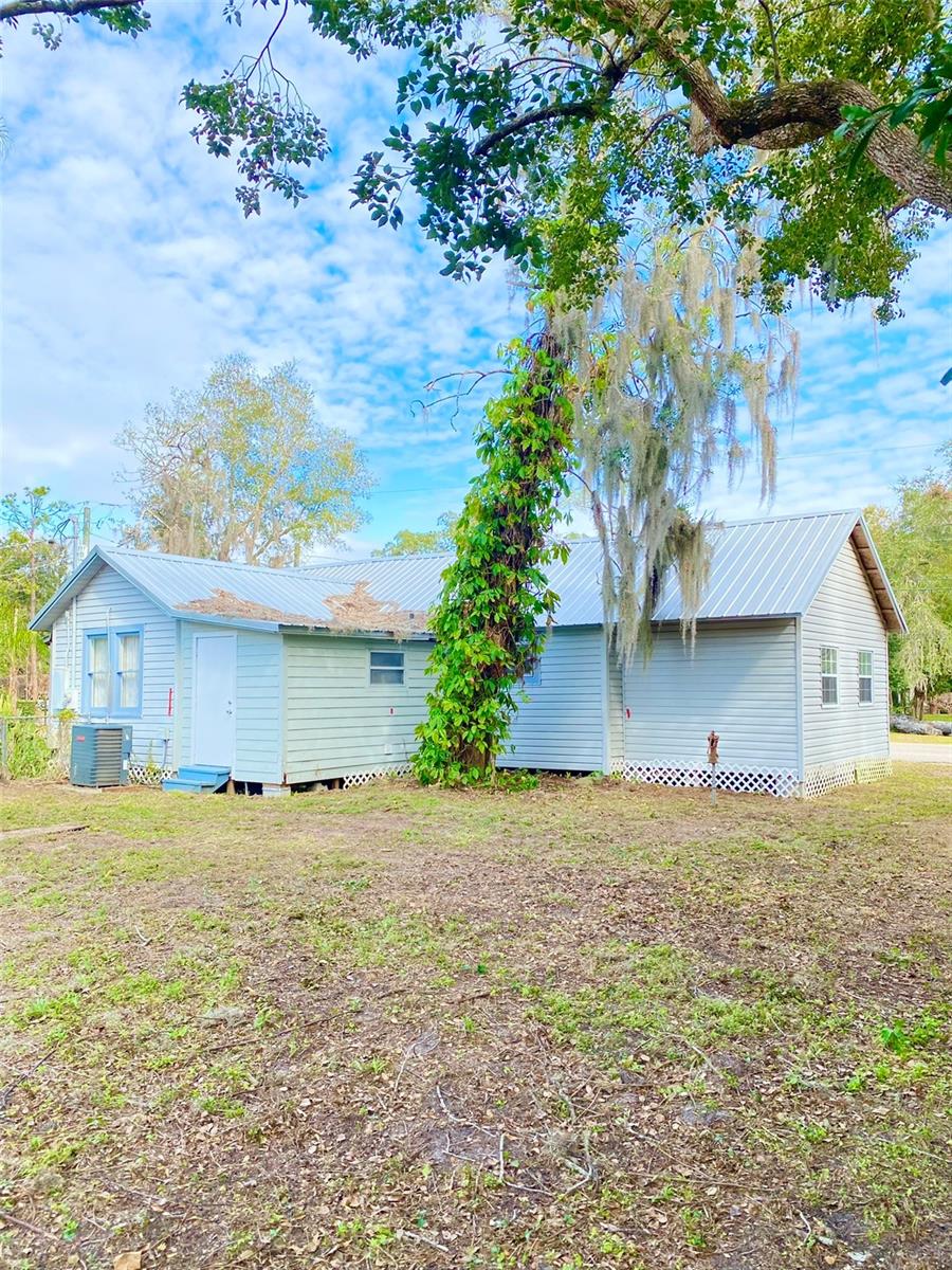 10607 3RD ST, THONOTOSASSA, FL, 33592