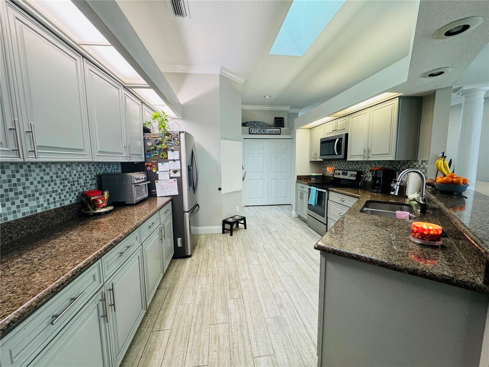 9625 FOX HEARST RD, TAMPA, FL, 33647