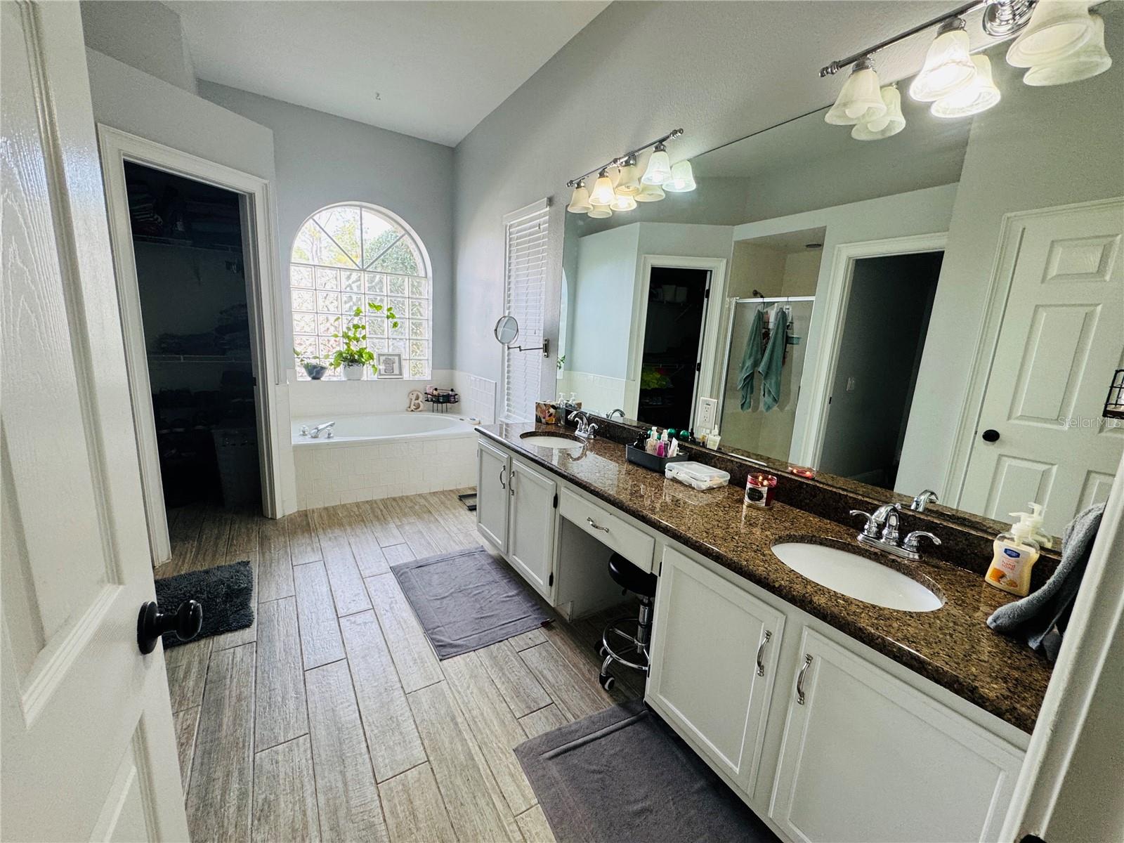 9625 FOX HEARST RD, TAMPA, FL, 33647